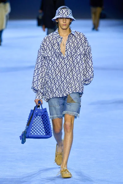 Look 23